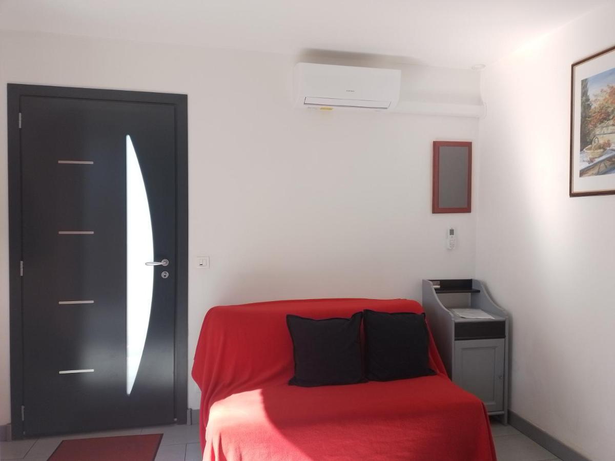 Appartement Le Romarin Mallemort Exterior photo